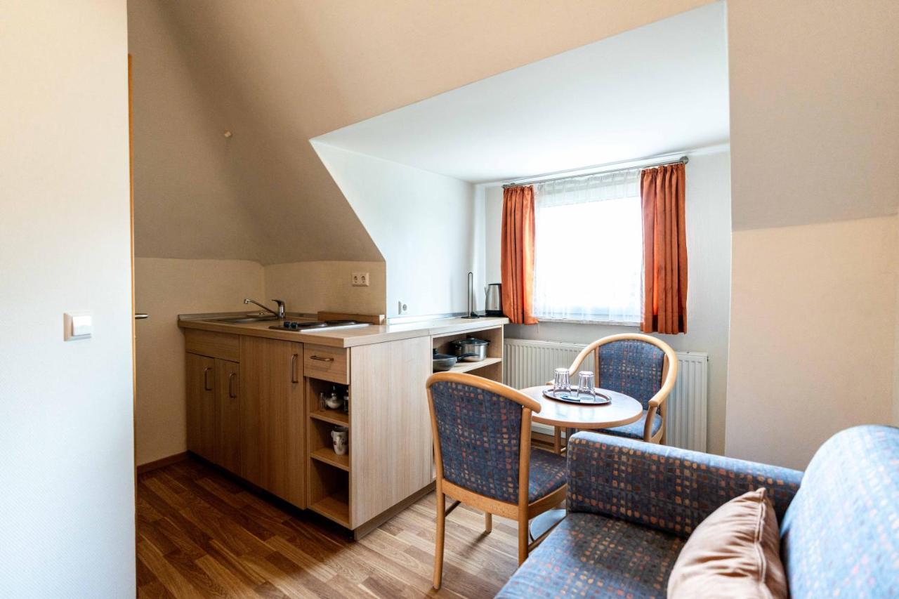 Hotel Am Roemerplatz Ульм Экстерьер фото