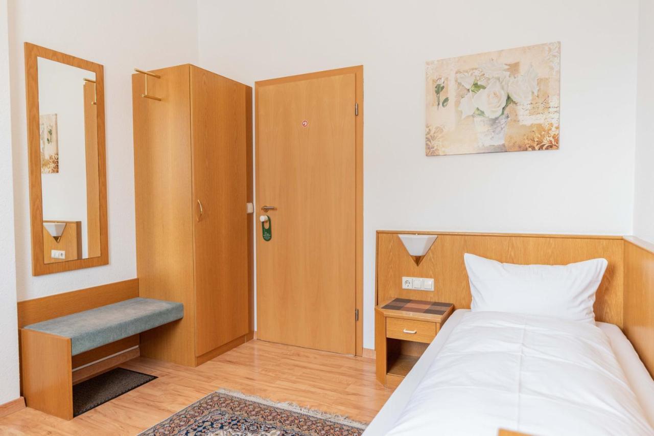 Hotel Am Roemerplatz Ульм Экстерьер фото