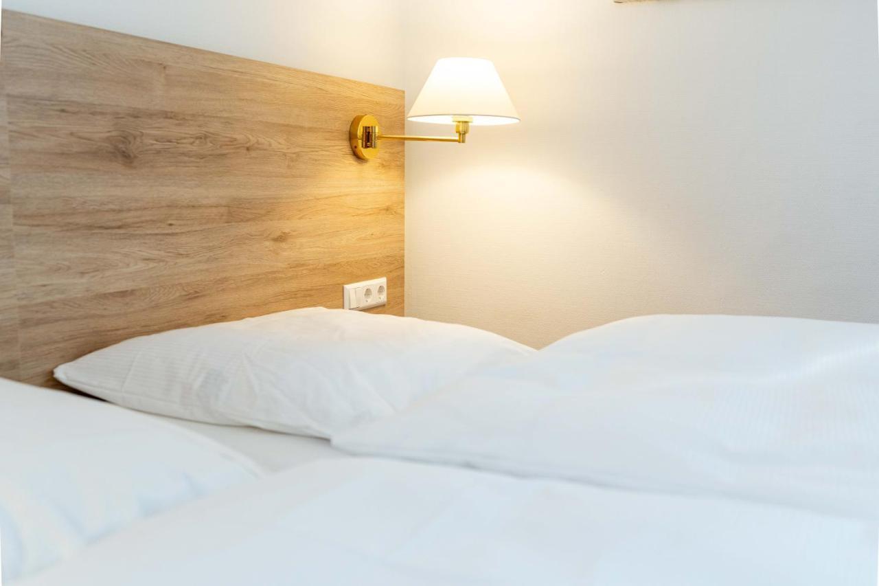 Hotel Am Roemerplatz Ульм Экстерьер фото