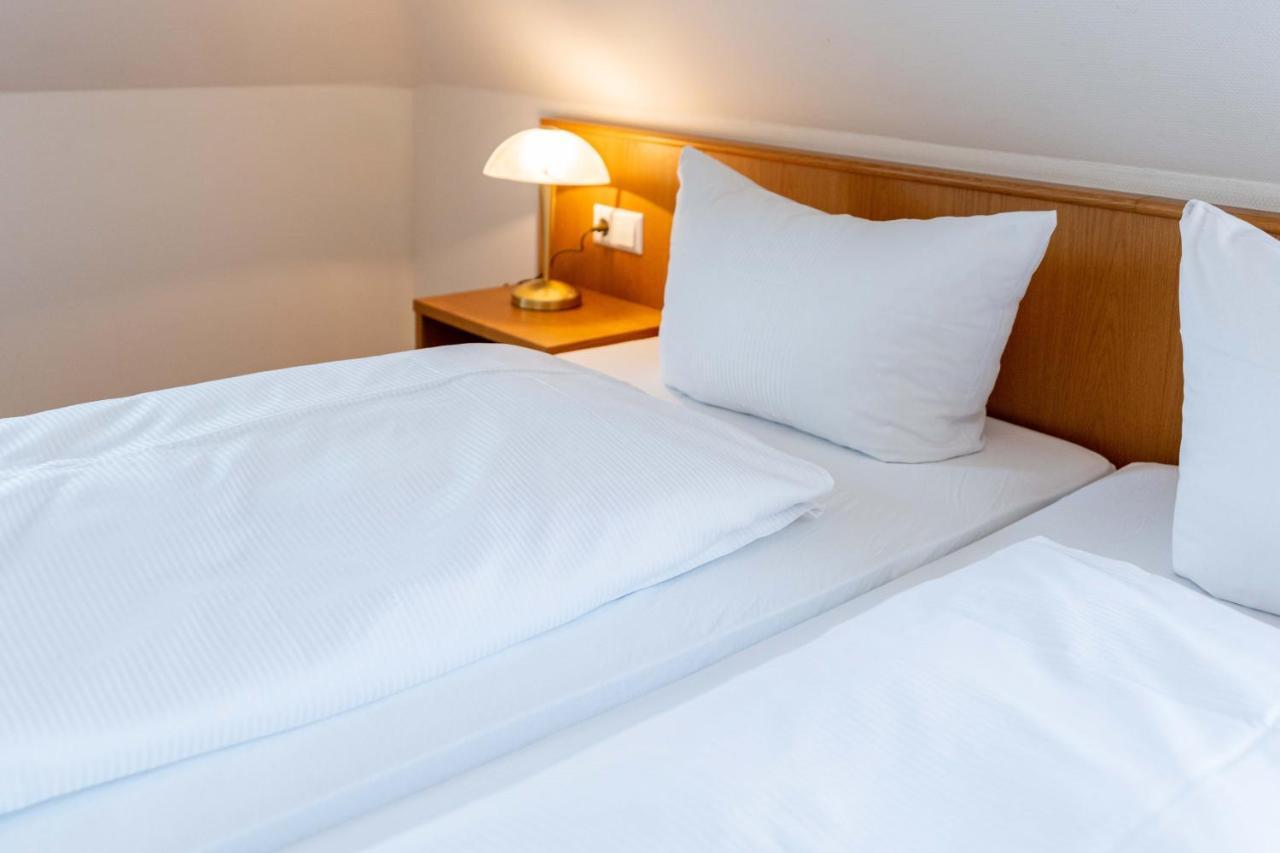 Hotel Am Roemerplatz Ульм Экстерьер фото