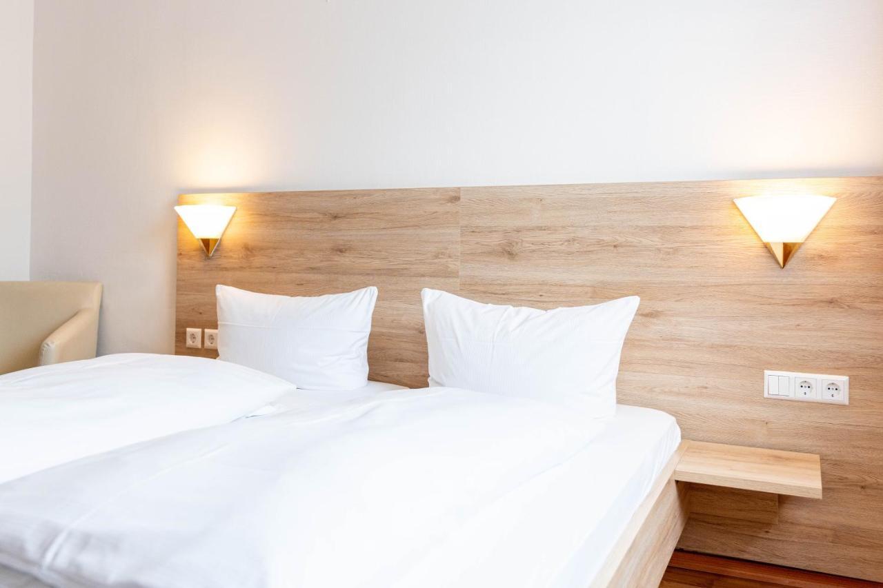 Hotel Am Roemerplatz Ульм Экстерьер фото