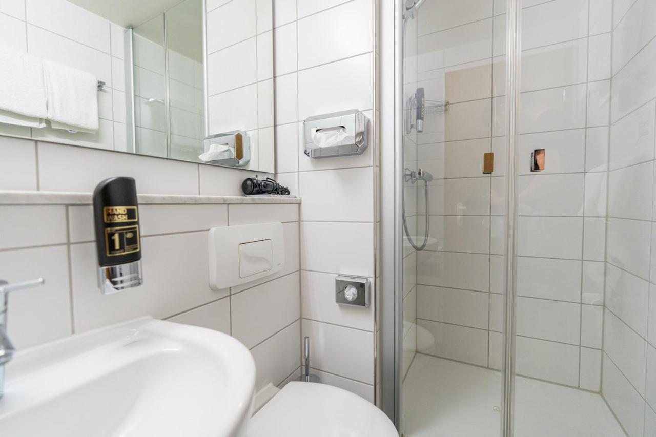 Hotel Am Roemerplatz Ульм Экстерьер фото